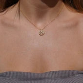 Shine & Love™ – A Mi Hija: Rosa Eterna y Collar Especial